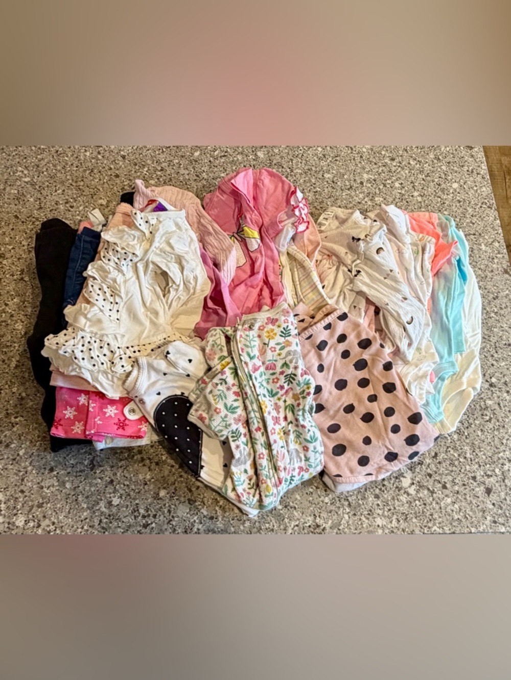 Baby Girl’s Bundle l Size: 6 months